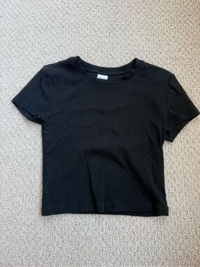 Aritzia Black Crop Tee